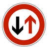 Verkehrszeichen-Gegenverkehr